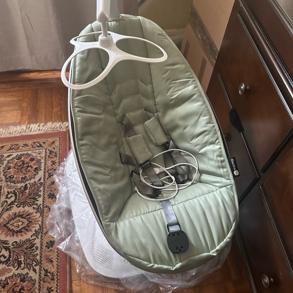 4moms Baby Swing - Picture 1 of 3
